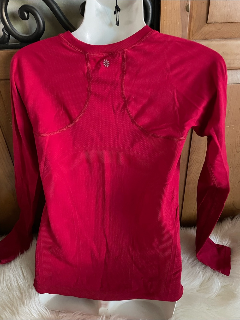 Athleta women’s Long Sleeve Performance Shirt - Fuchsia Red